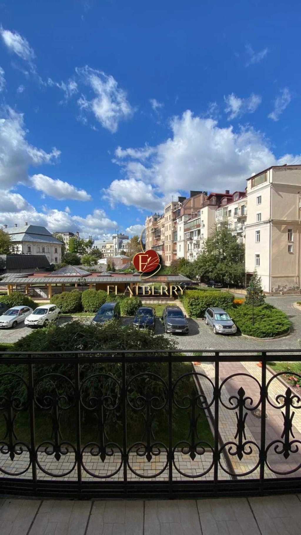 Продаж 4-кімнатної квартири 236 м², Володимирська вул., 20/1А