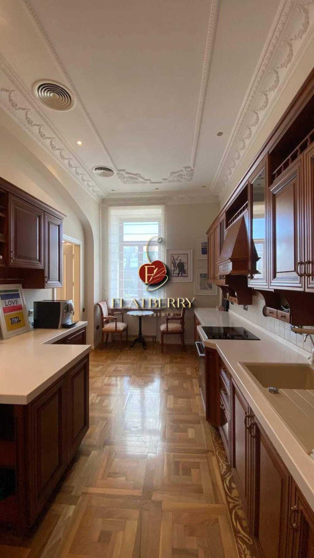 Продаж 4-кімнатної квартири 236 м², Володимирська вул., 20/1А