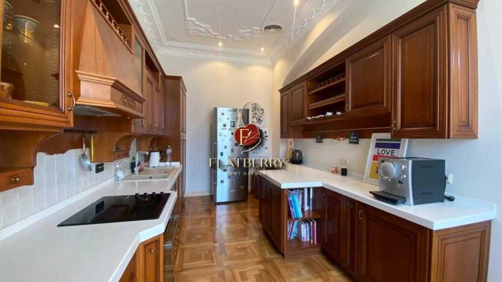 Продаж 4-кімнатної квартири 236 м², Володимирська вул., 20/1А