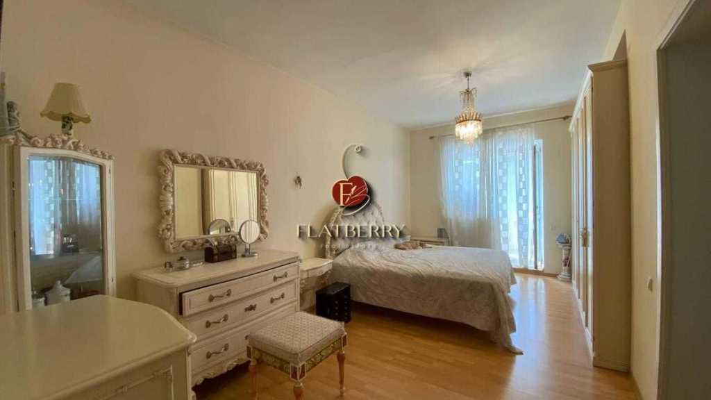Продаж 5-кімнатної квартири 175 м², Дмитрівська вул., 45
