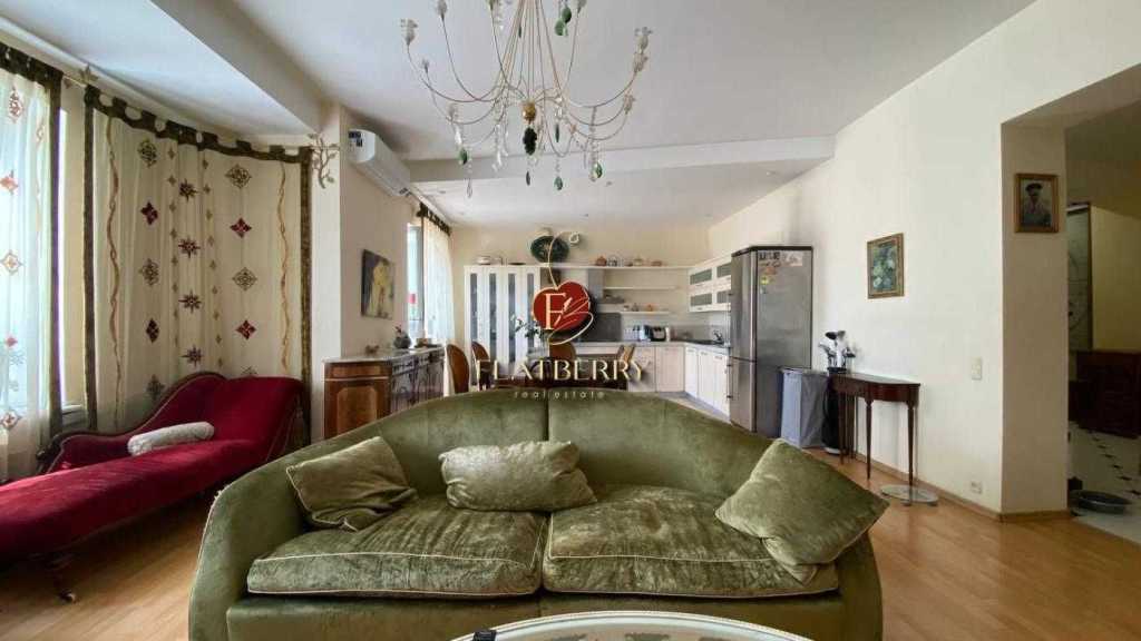 Продаж 5-кімнатної квартири 175 м², Дмитрівська вул., 45