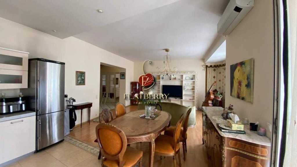 Продаж 5-кімнатної квартири 175 м², Дмитрівська вул., 45