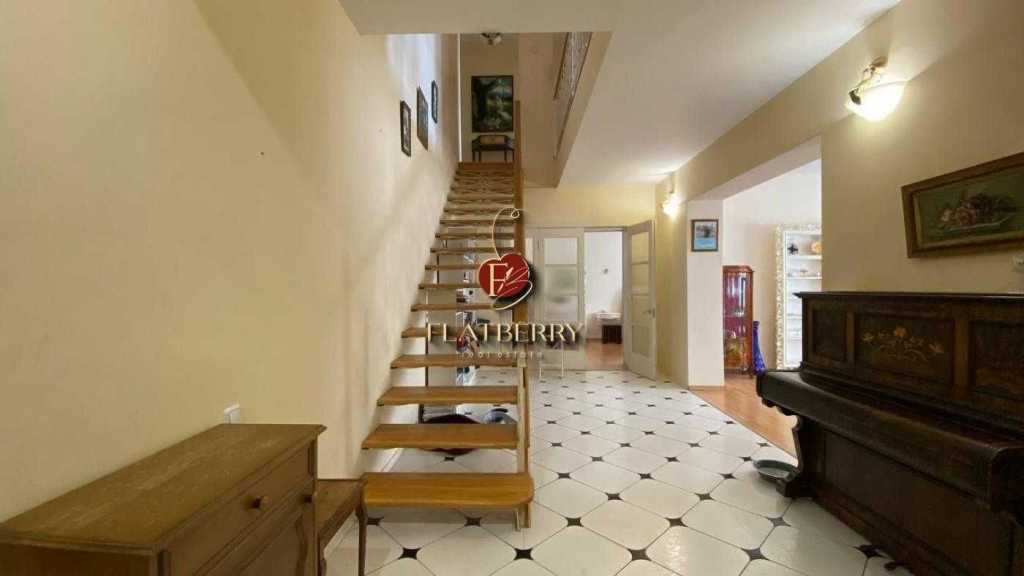 Продаж 5-кімнатної квартири 175 м², Дмитрівська вул., 45