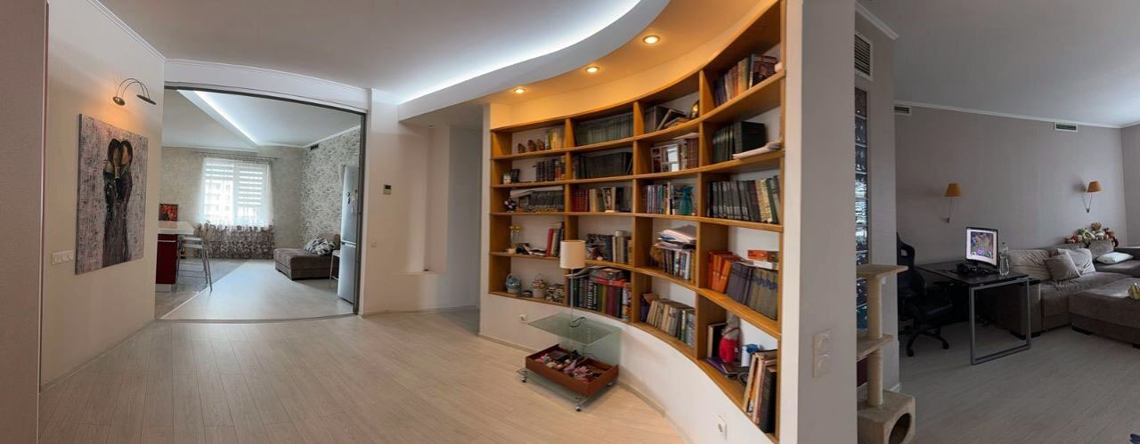 Продаж 3-кімнатної квартири 150 м², Академіка Чекмарьова вул.