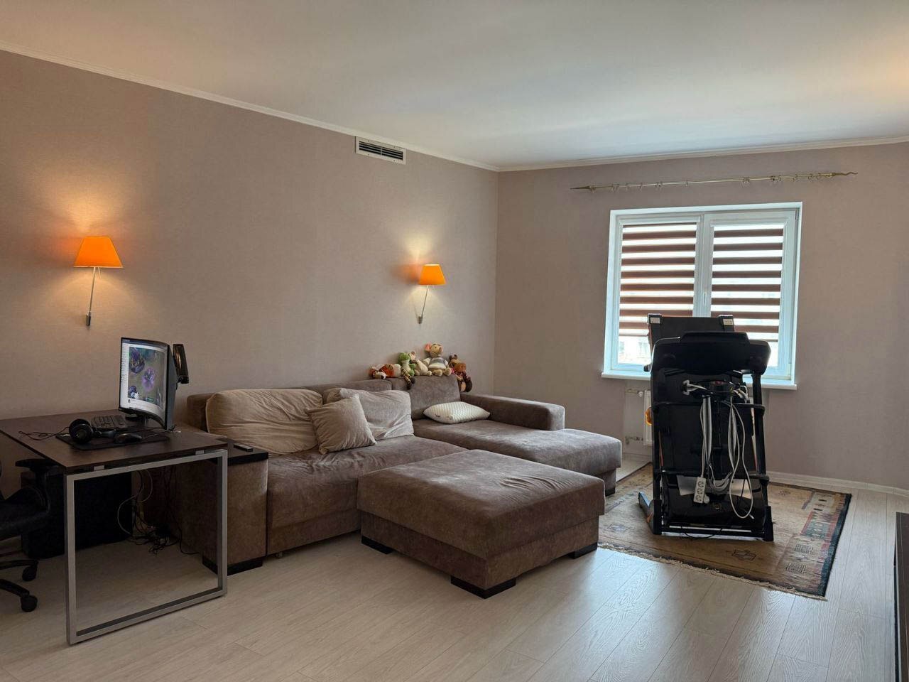 Продаж 3-кімнатної квартири 150 м², Академіка Чекмарьова вул.