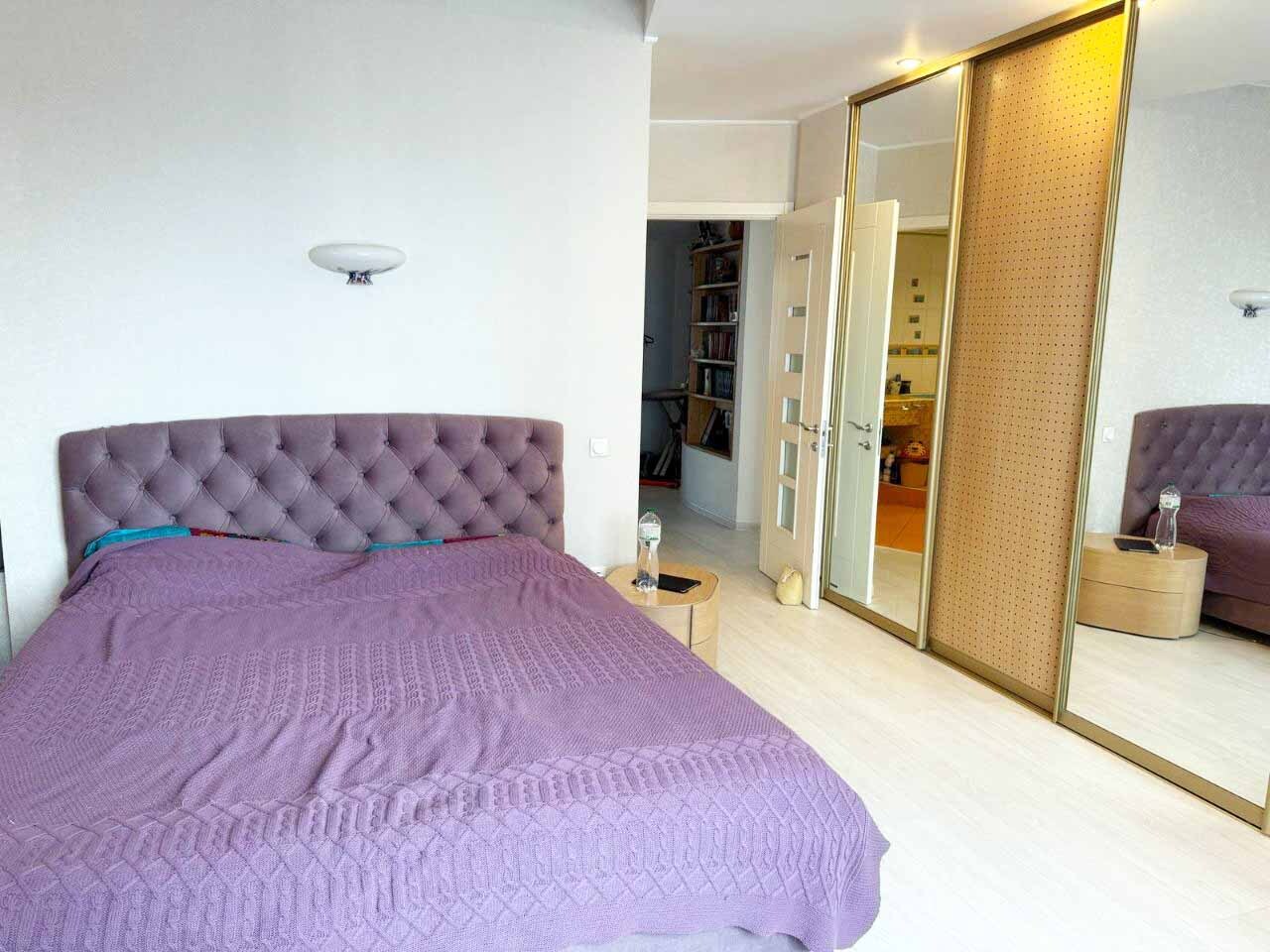 Продаж 3-кімнатної квартири 150 м², Академіка Чекмарьова вул.