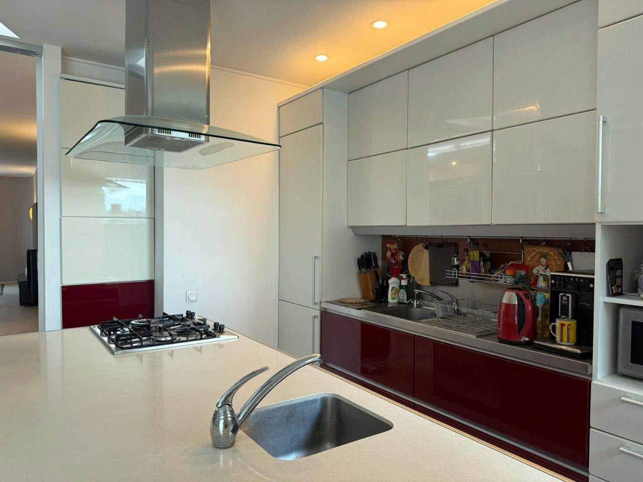 Продаж 3-кімнатної квартири 150 м², Академіка Чекмарьова вул.