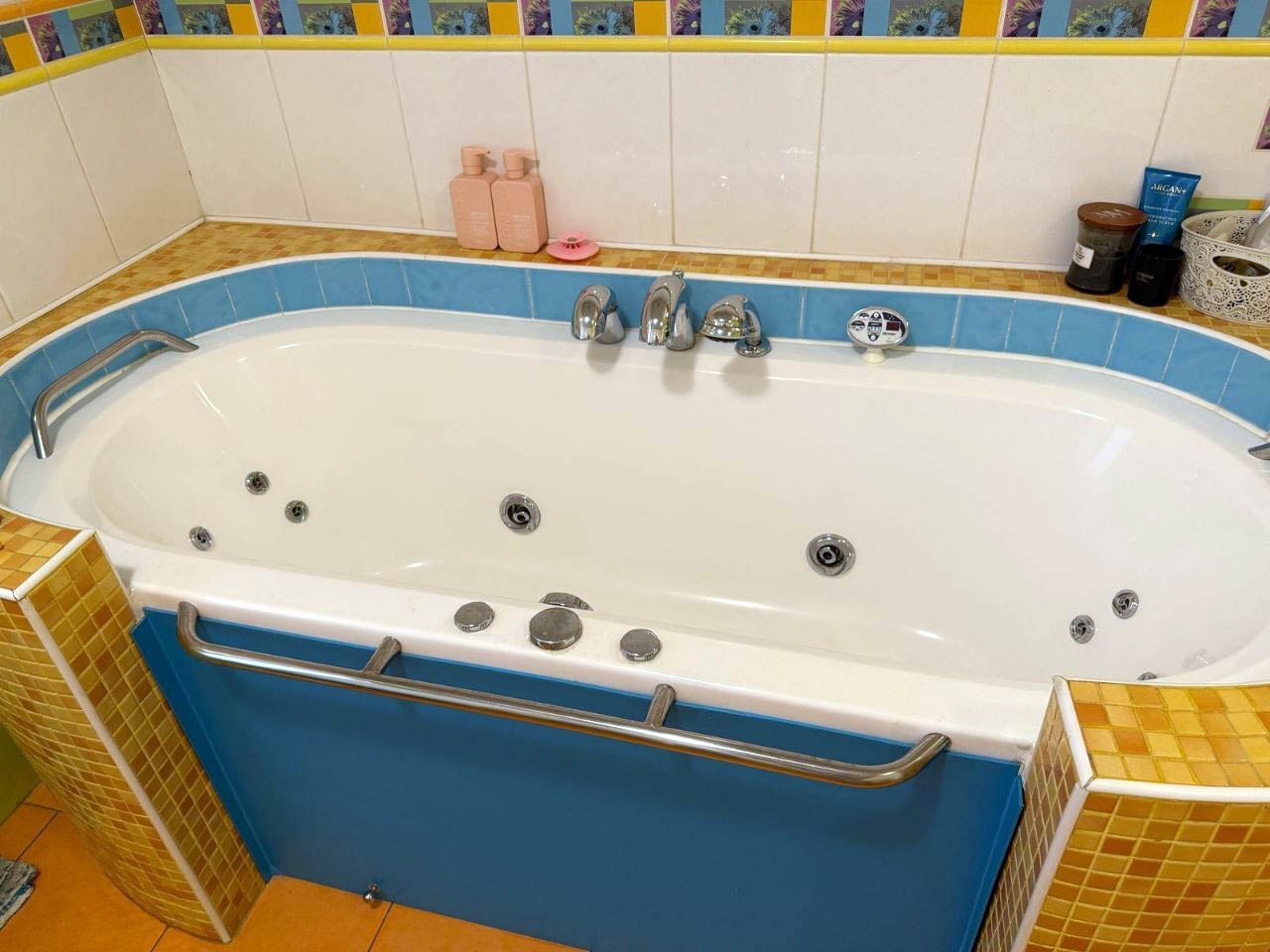 Продаж 3-кімнатної квартири 150 м², Академіка Чекмарьова вул.