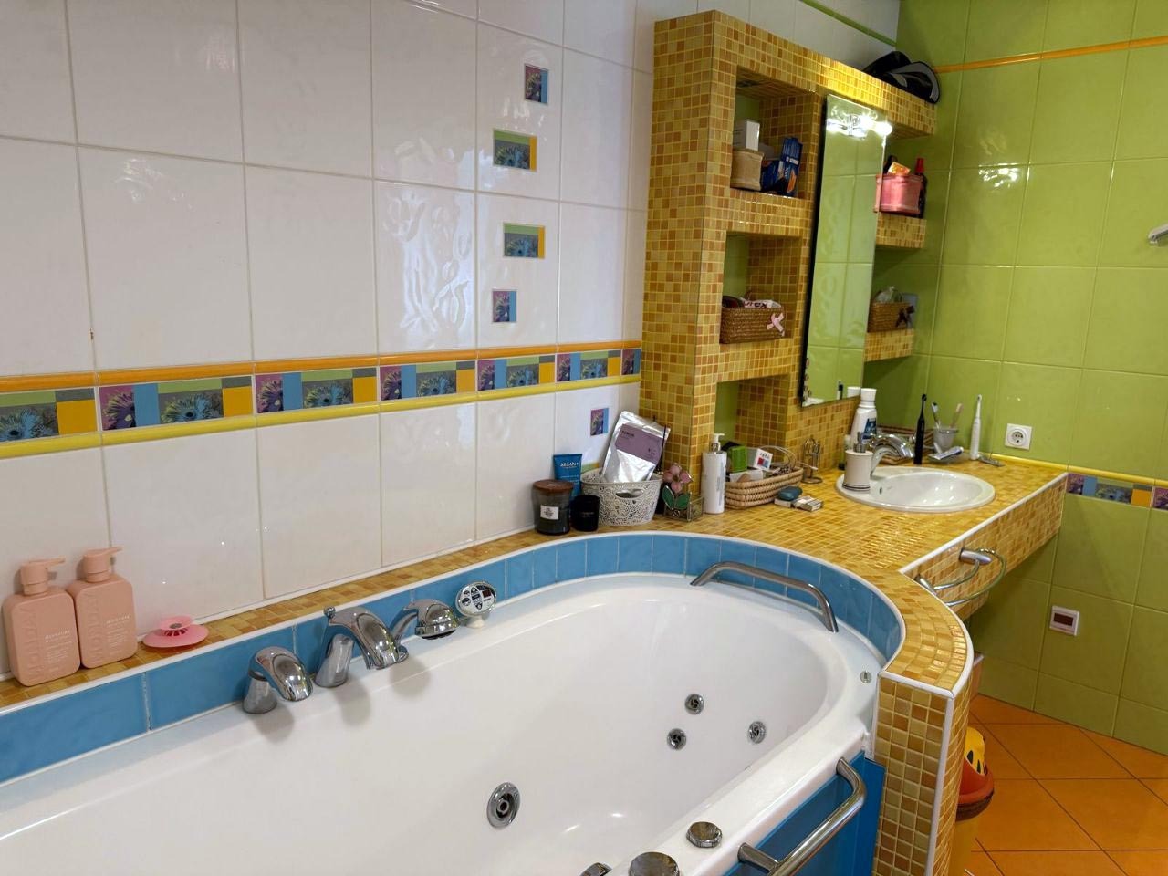 Продаж 3-кімнатної квартири 150 м², Академіка Чекмарьова вул.