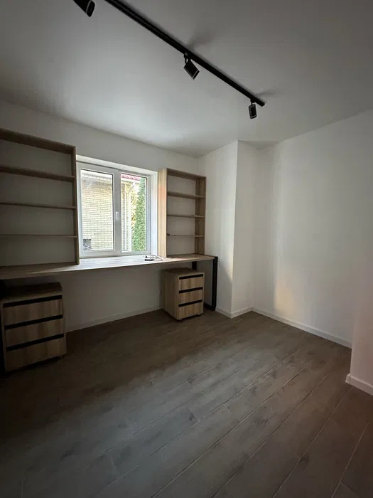 Аренда коттеджа 350 м², Евгения Харченко ул.