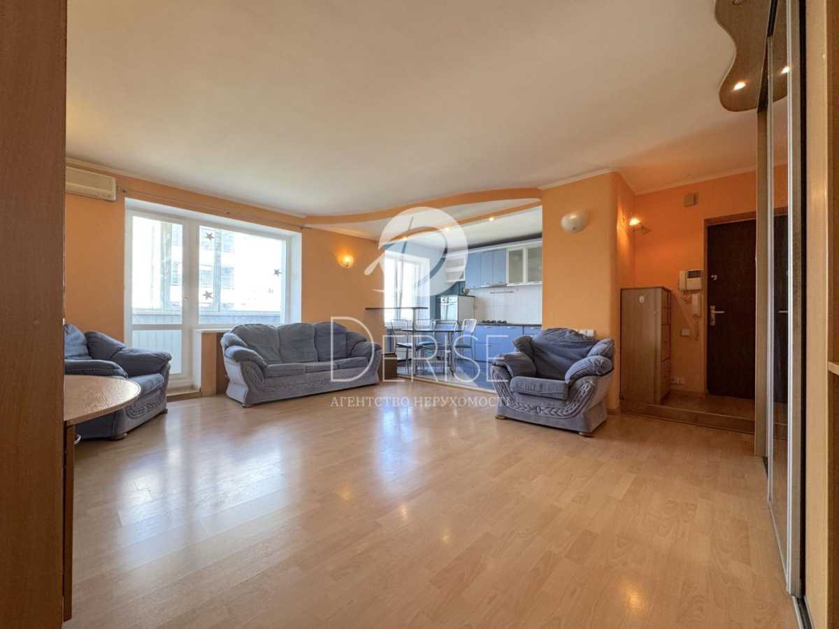 Продажа 3-комнатной квартиры 67 м², Новопироговская ул., 31