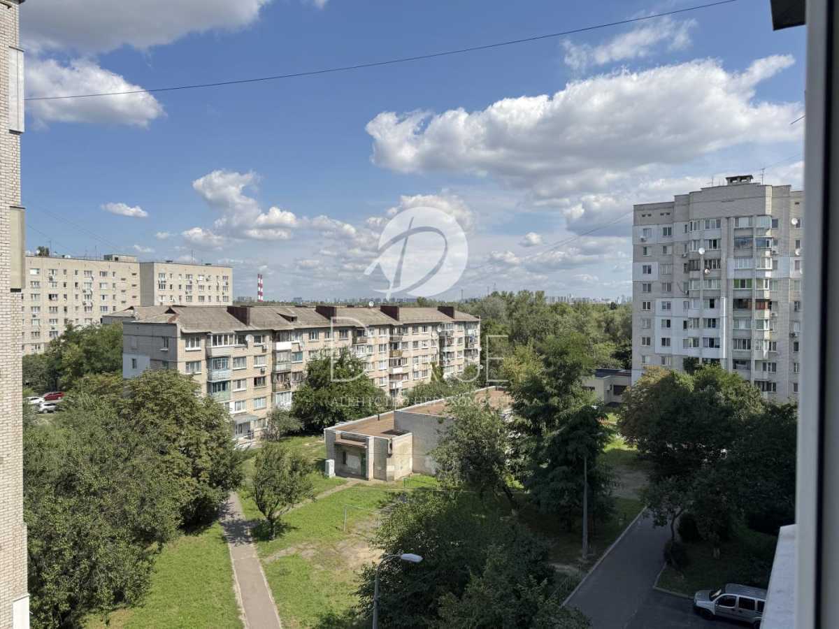 Продажа 3-комнатной квартиры 67 м², Новопироговская ул., 31
