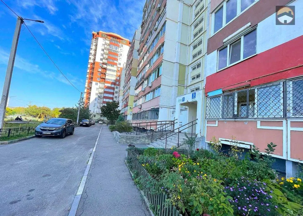 Продажа 2-комнатной квартиры 68 м², Кушнарева ул., 1