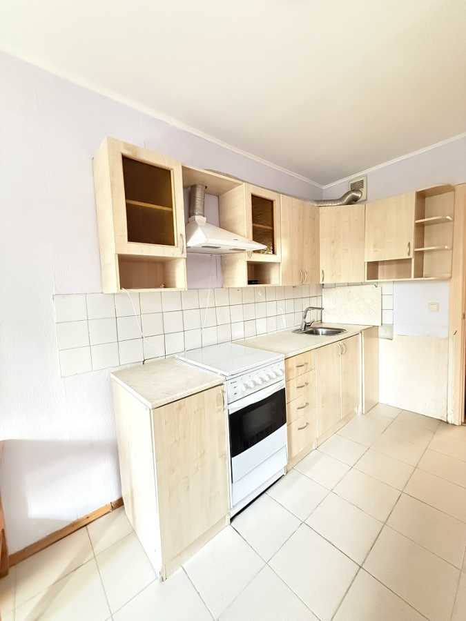 Продажа 3-комнатной квартиры 80 м², Сержа Лифаря ул., 11А