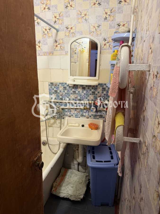 Продажа 3-комнатной квартиры 50 м², Голосеевский просп., 120