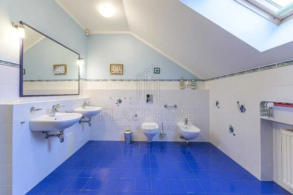 Аренда дома 570 м², 1-я Озерная ул.
