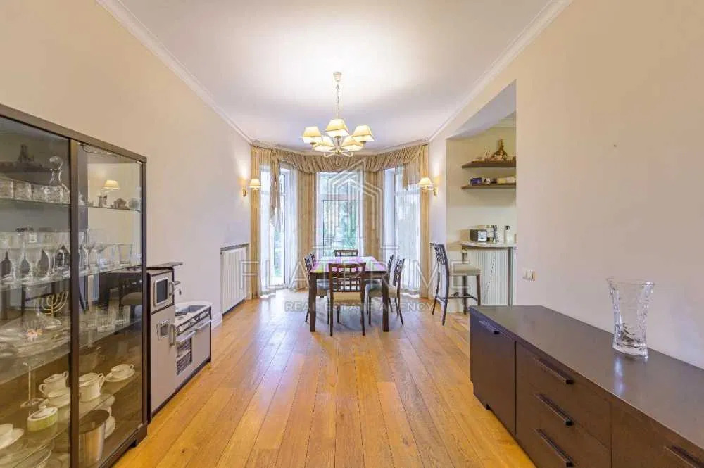 Аренда дома 570 м², 1-я Озерная ул.