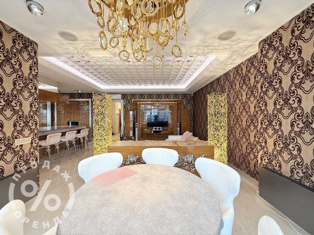 Аренда 4-комнатной квартиры 200 м², Крещатик ул., 27Б