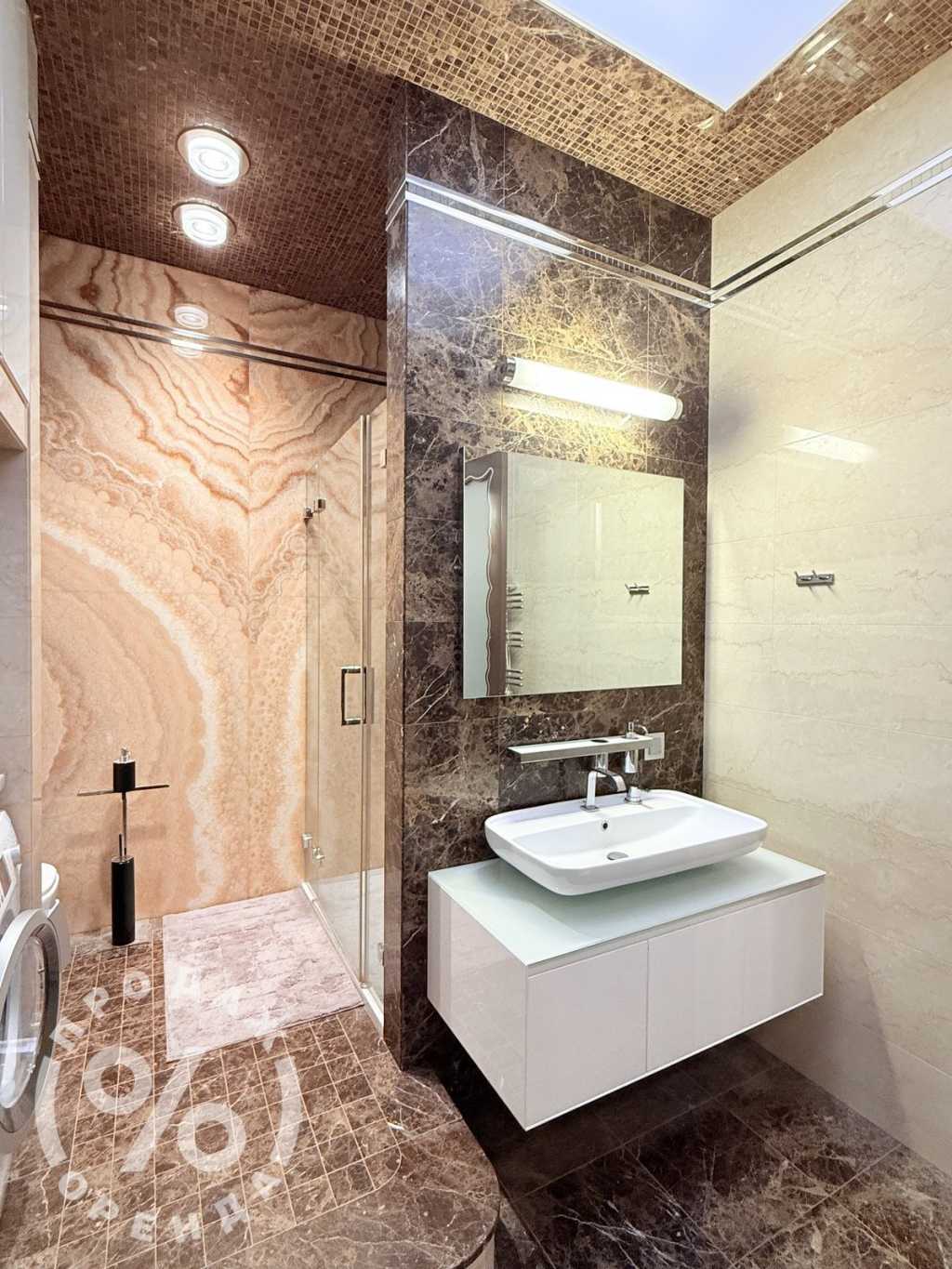 Аренда 4-комнатной квартиры 200 м², Крещатик ул., 27Б