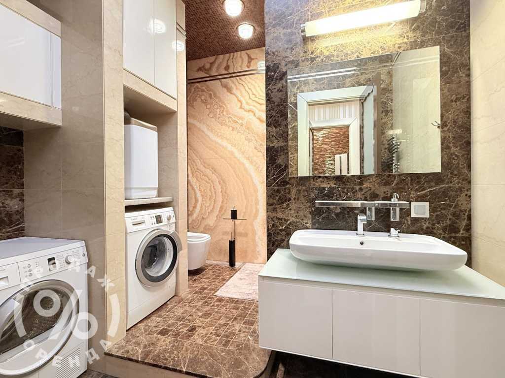 Аренда 4-комнатной квартиры 200 м², Крещатик ул., 27Б
