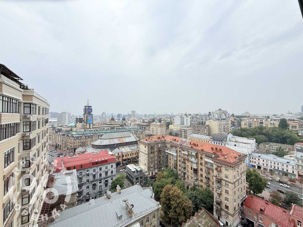 Аренда 4-комнатной квартиры 200 м², Крещатик ул., 27Б
