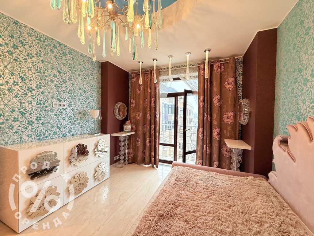 Аренда 4-комнатной квартиры 200 м², Крещатик ул., 27Б