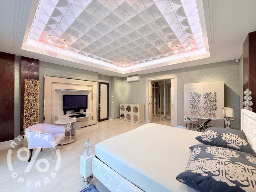 Аренда 4-комнатной квартиры 200 м², Крещатик ул., 27Б