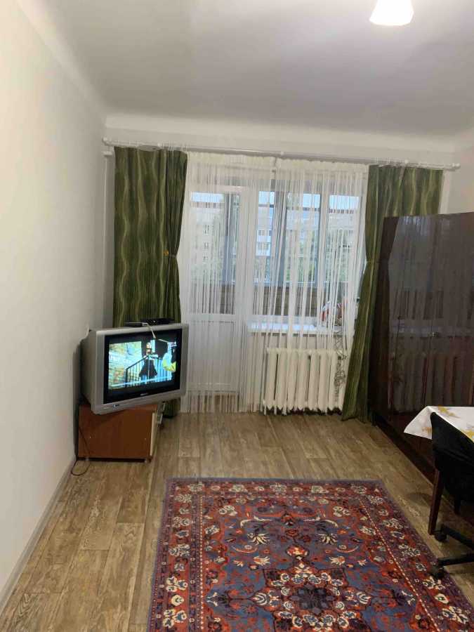 Аренда 1-комнатной квартиры 32 м², Строителей ул.