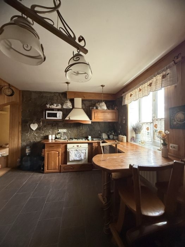 Продажа дома 140 м², Нижня Берегова вул., 31,