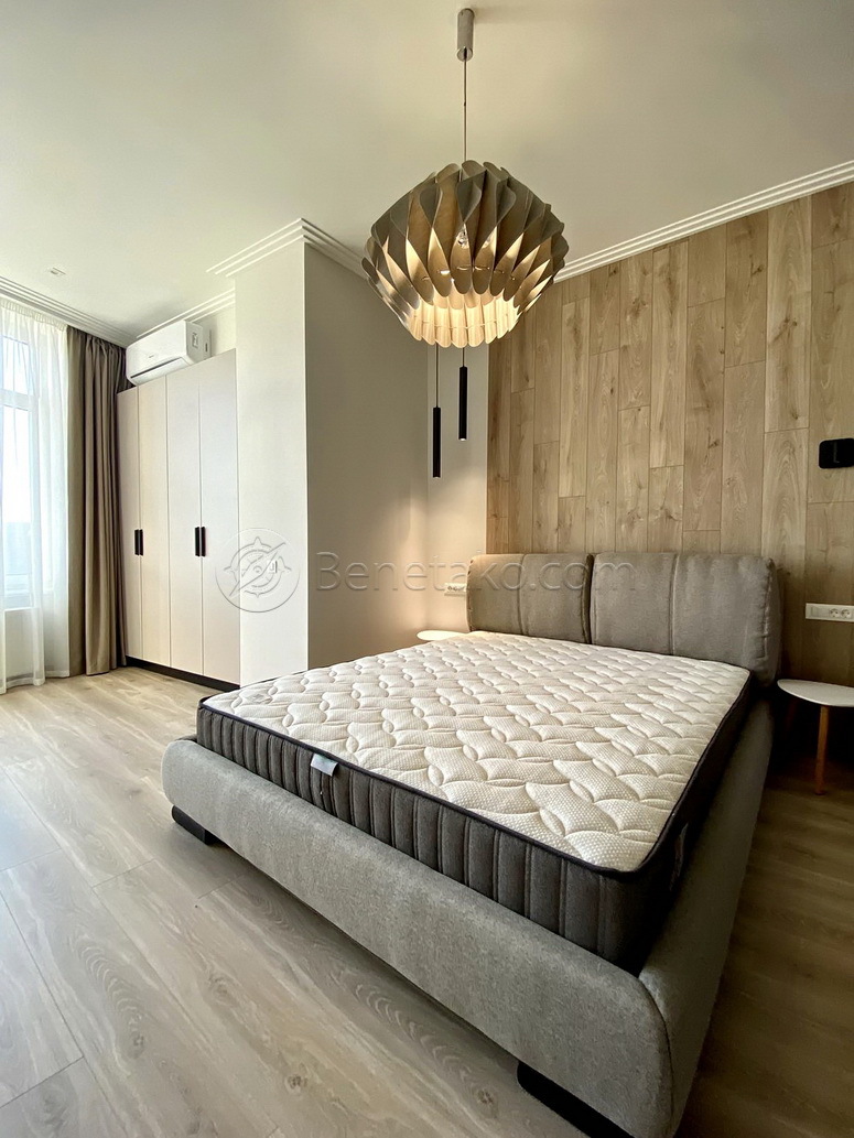 Оренда 4-кімнатної квартири 110 м², Мореходный пров., 2А