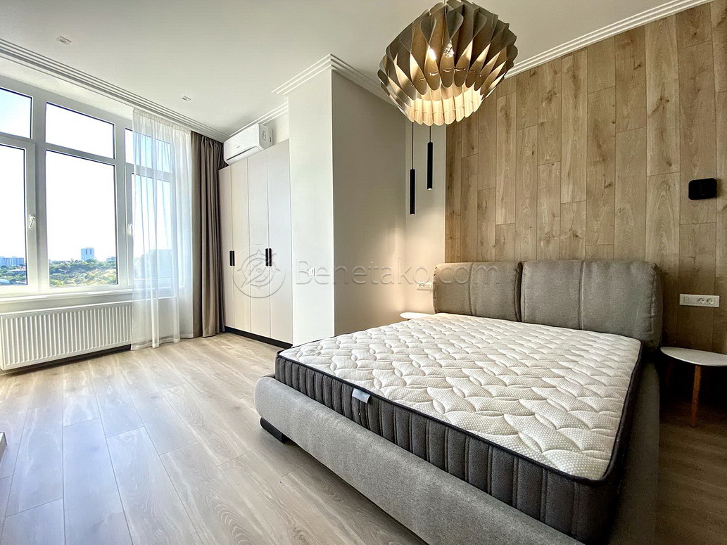 Оренда 4-кімнатної квартири 110 м², Мореходный пров., 2А