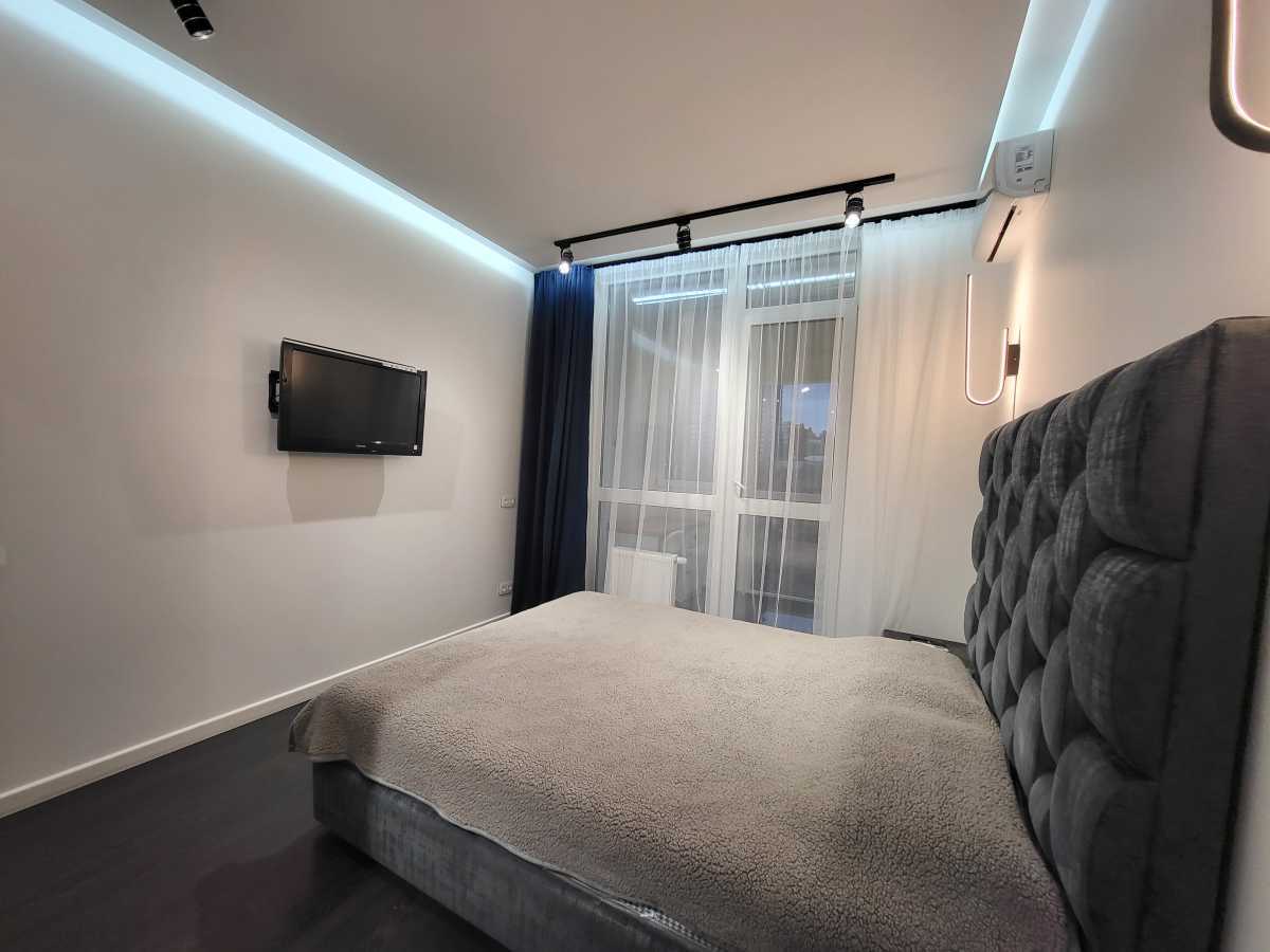 Аренда 1-комнатной квартиры 51 м², Джона Маккейна ул., 1