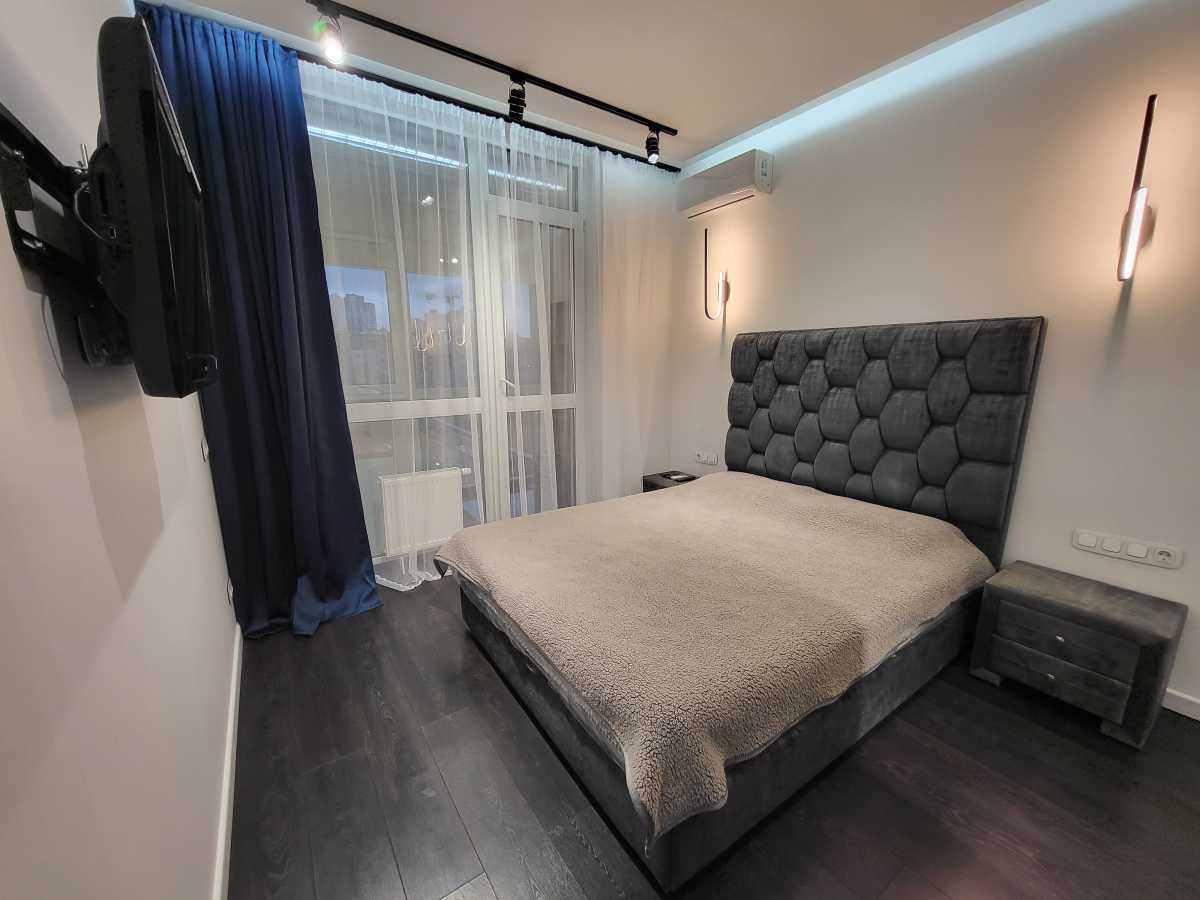 Аренда 1-комнатной квартиры 51 м², Джона Маккейна ул., 1