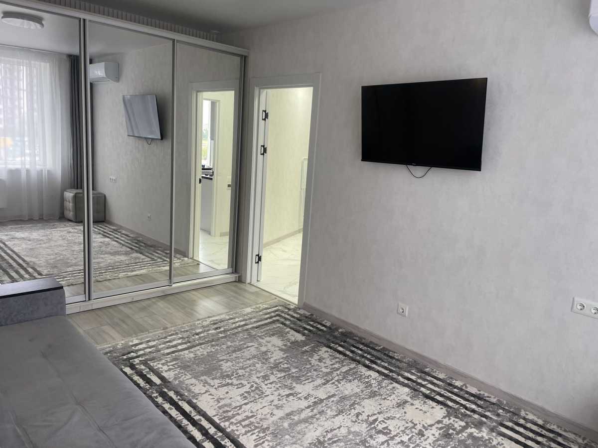 Аренда 1-комнатной квартиры 38 м², Героев Небесной Сотни просп.