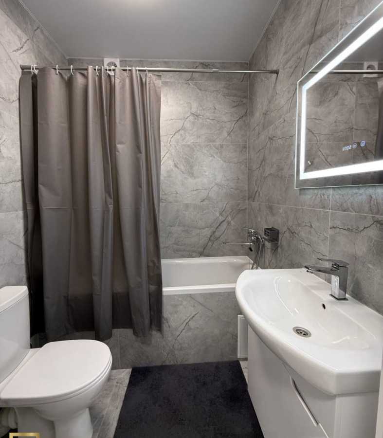 Аренда 1-комнатной квартиры 38 м², Героев Небесной Сотни просп.