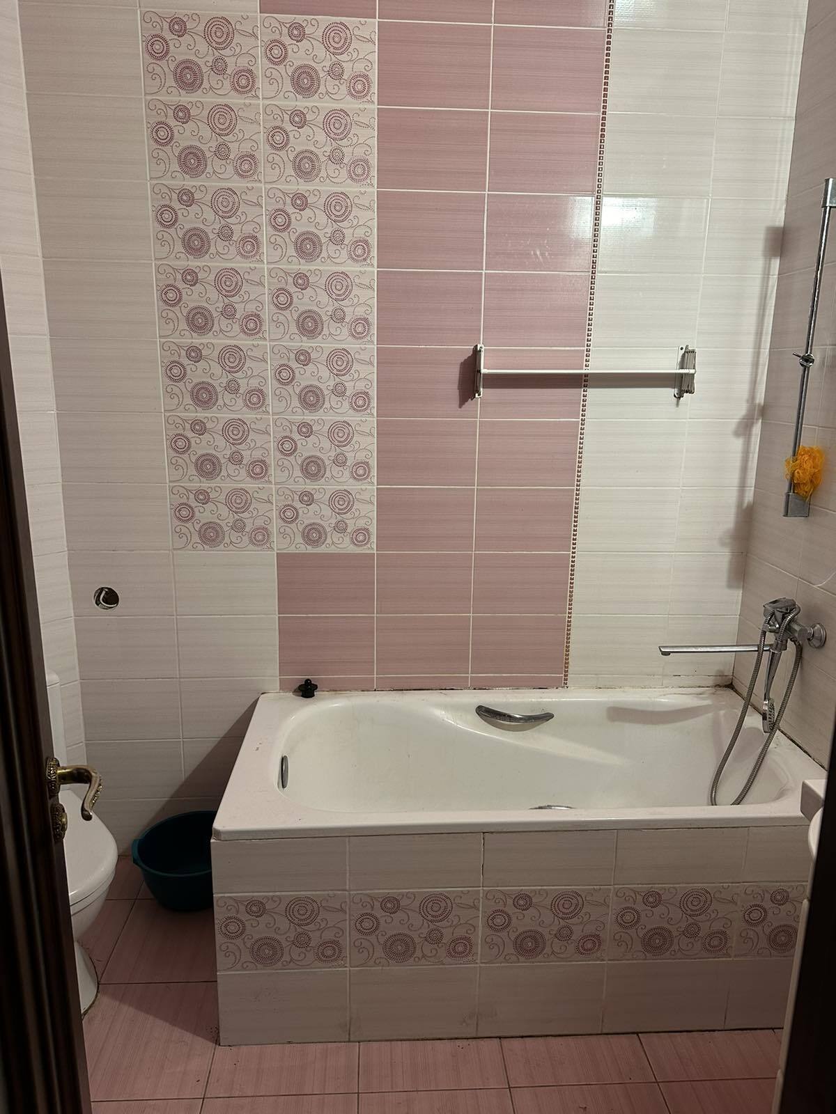 Оренда 1-кімнатної квартири 42 м², Массив Радужный вул.