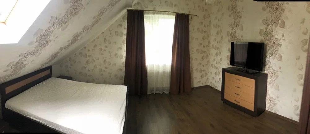 Оренда будинку 158 м², Святошинська вул.