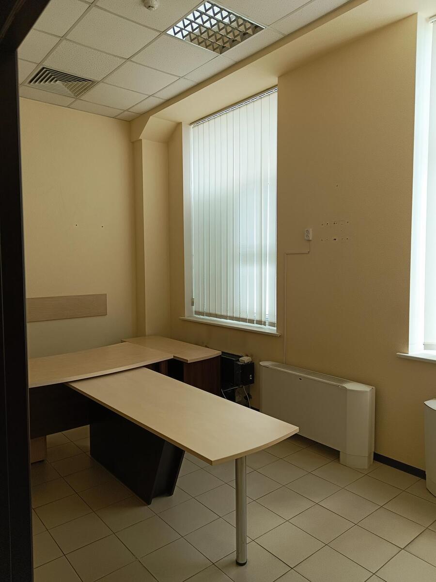 Продаж офісу 1170 м², Харківське шосе