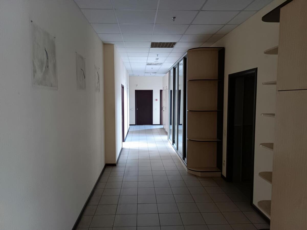 Продаж офісу 1170 м², Харківське шосе