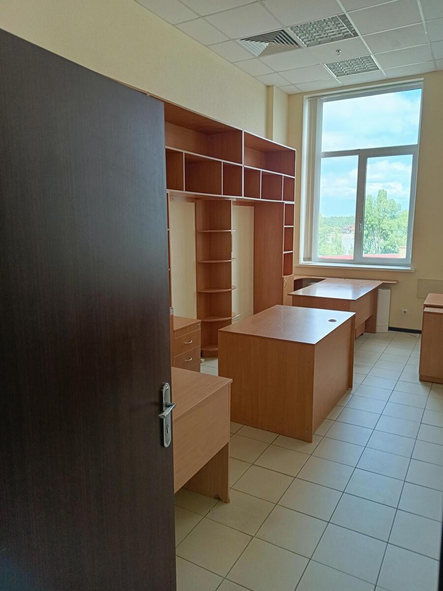 Продаж офісу 1170 м², Харківське шосе