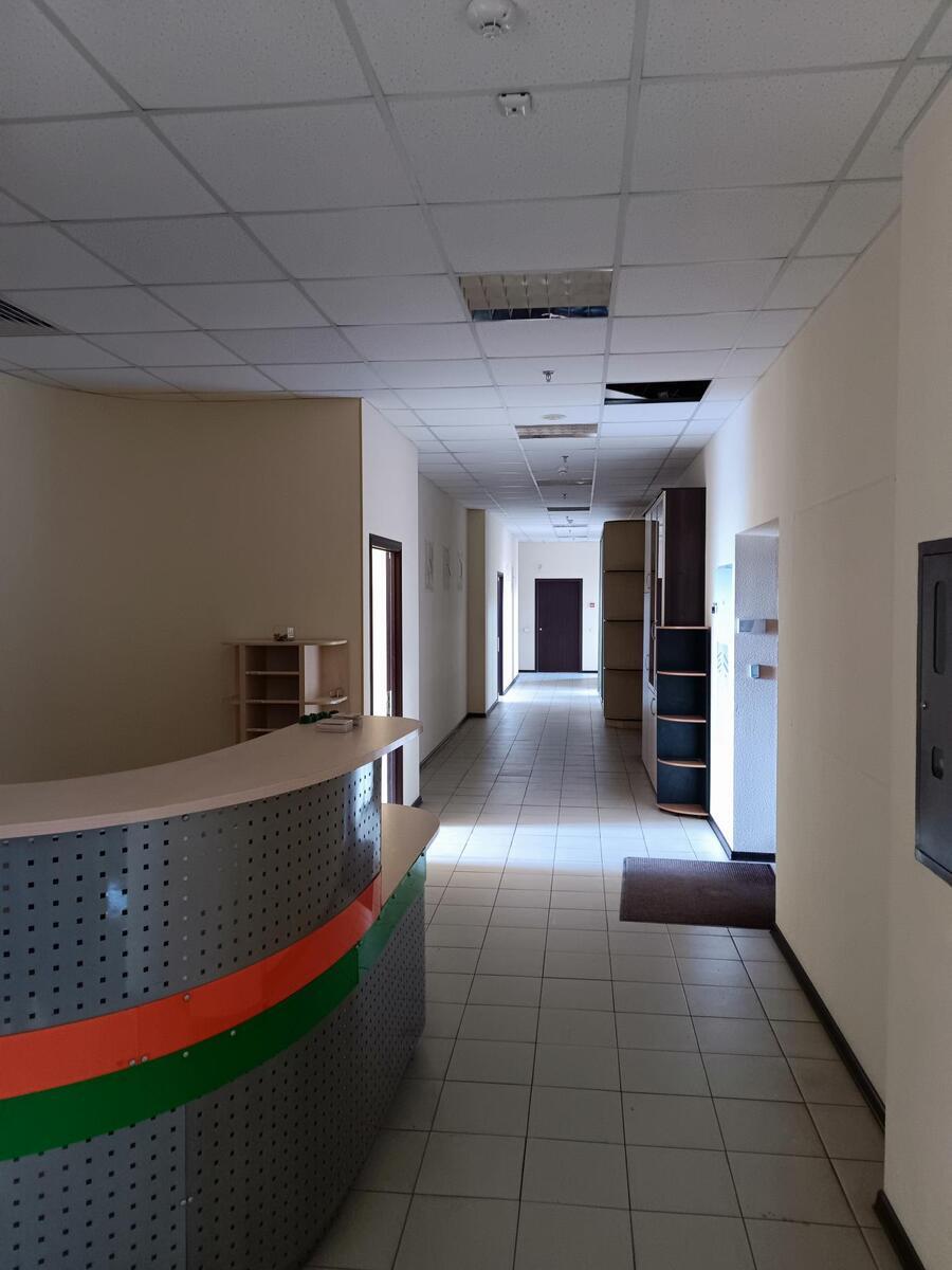 Продаж офісу 1170 м², Харківське шосе