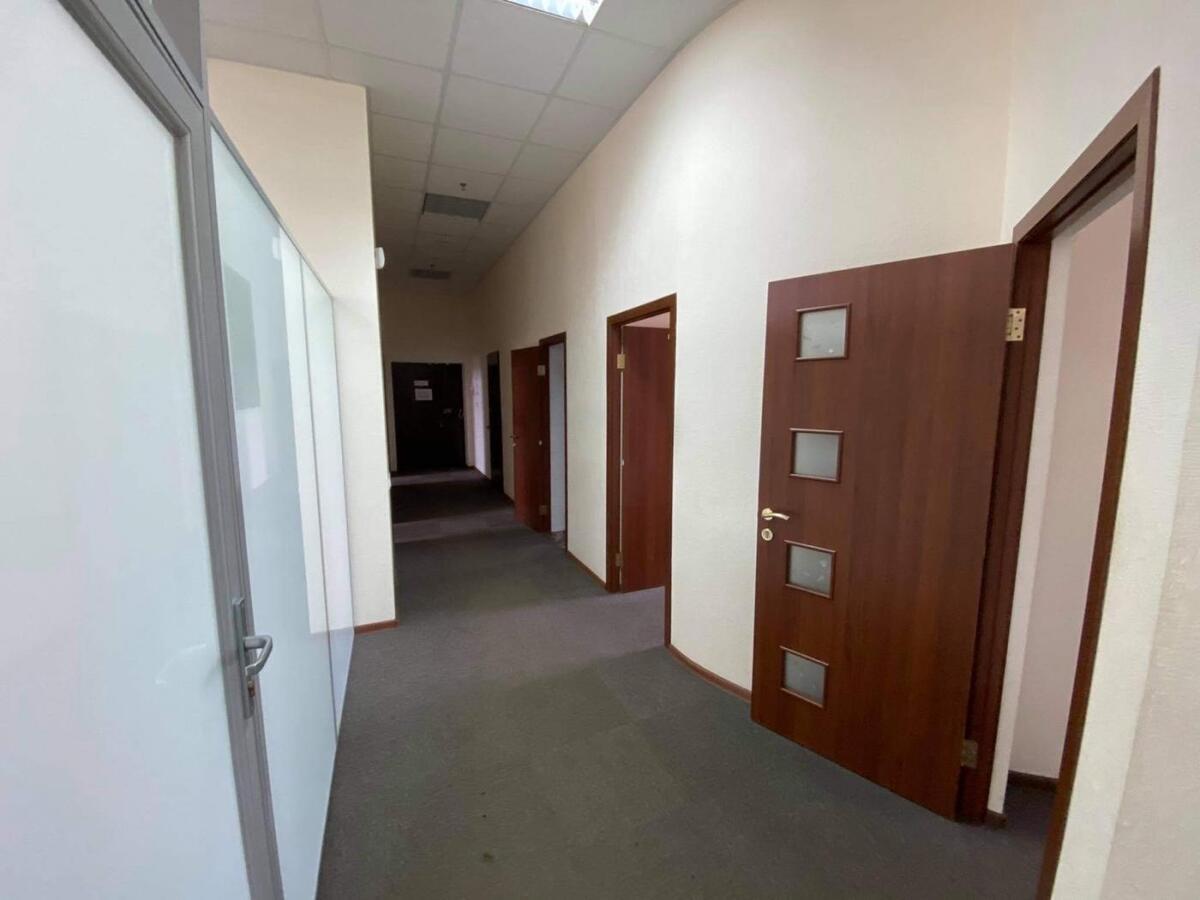 Продаж офісу 1170 м², Харківське шосе