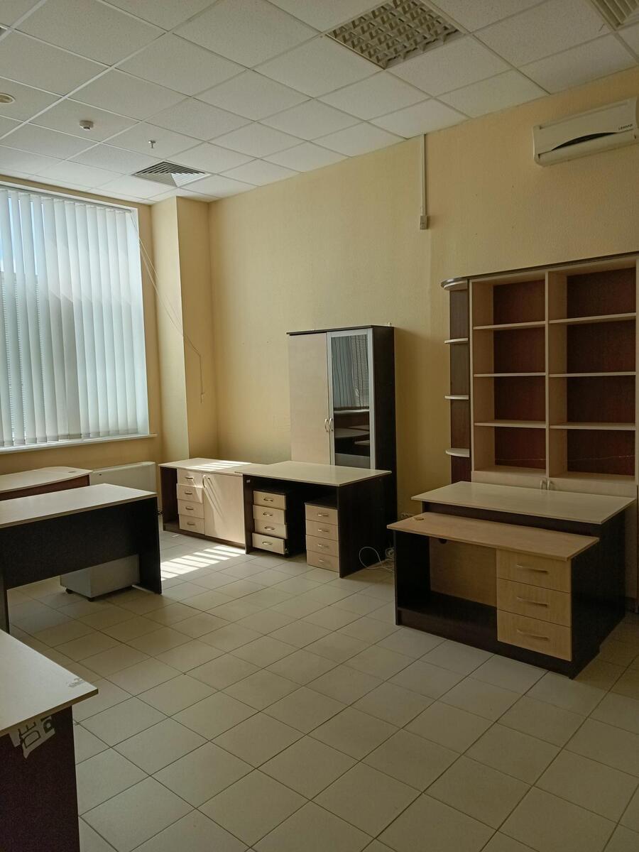 Продаж офісу 1170 м², Харківське шосе