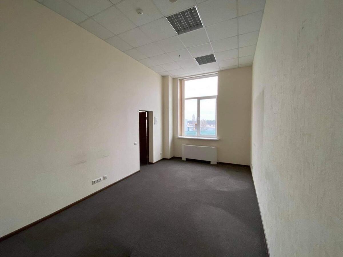 Продаж офісу 1170 м², Харківське шосе