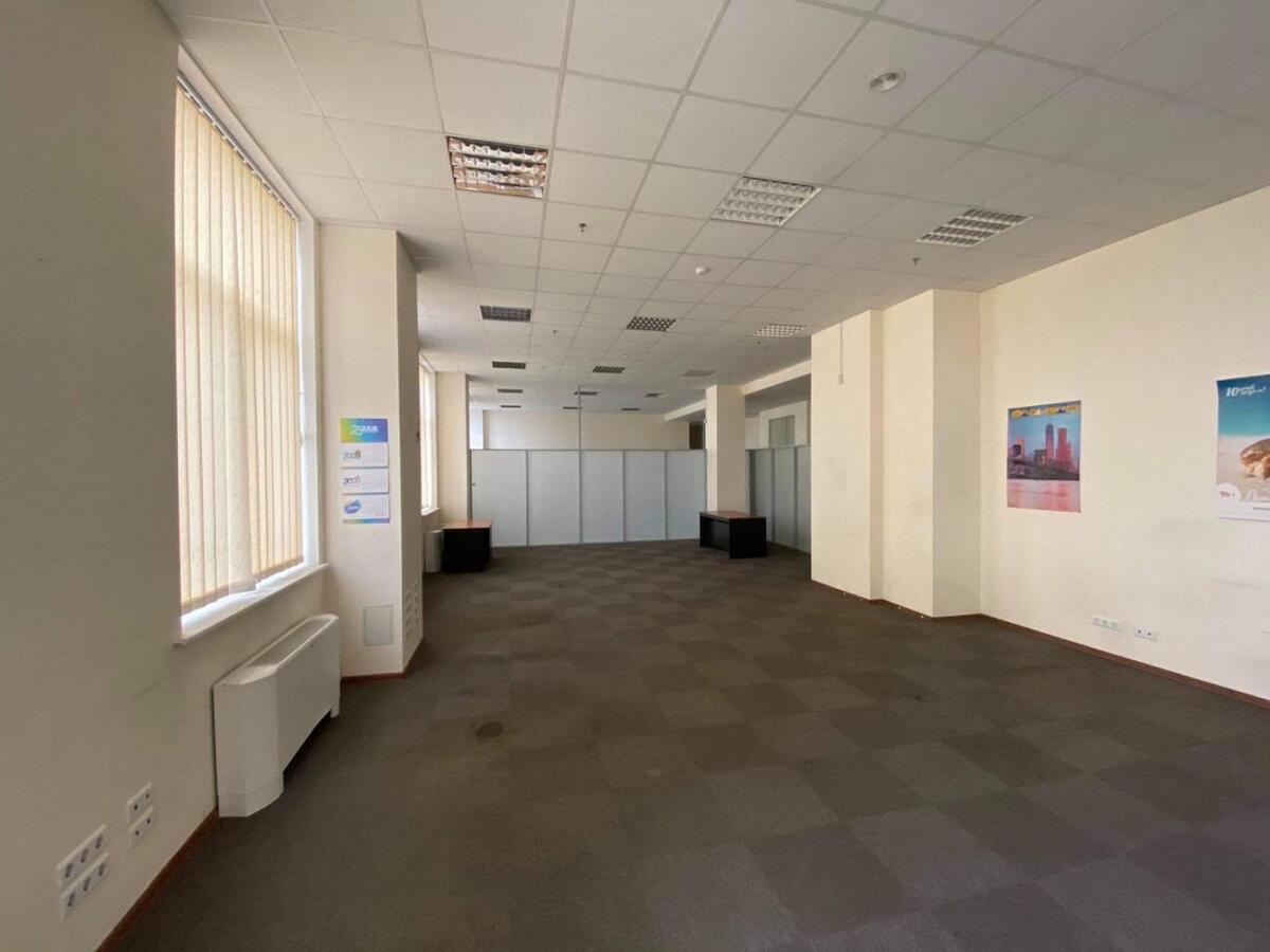 Продаж офісу 1170 м², Харківське шосе