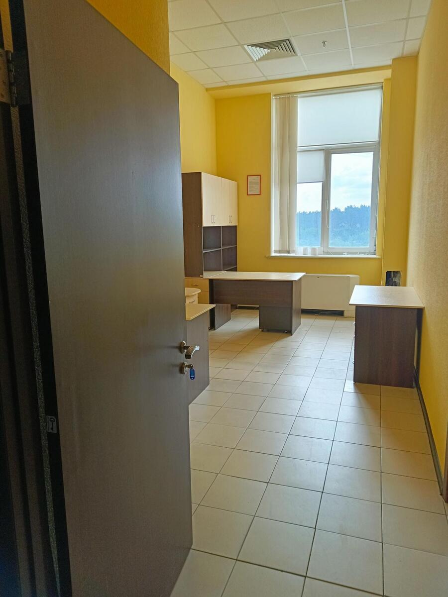 Продаж офісу 1170 м², Харківське шосе