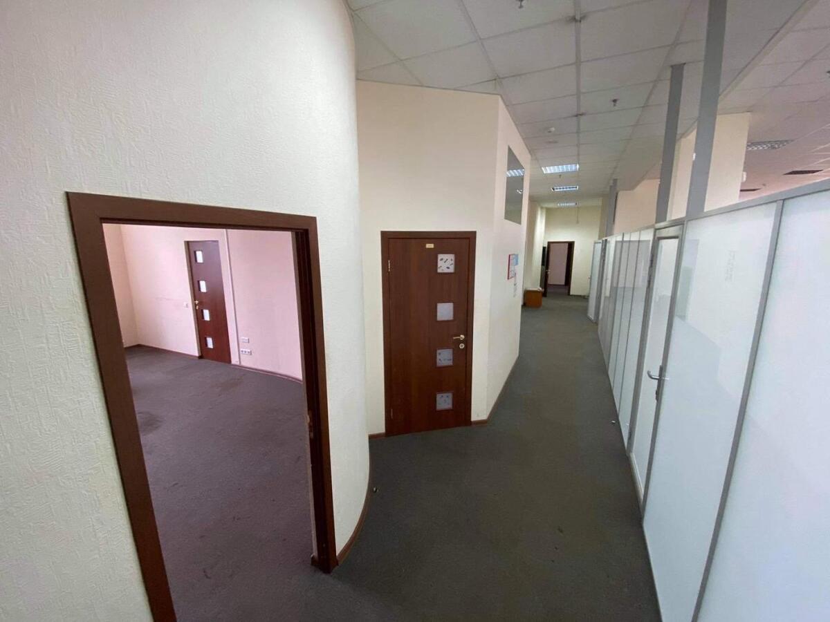 Продаж офісу 1170 м², Харківське шосе