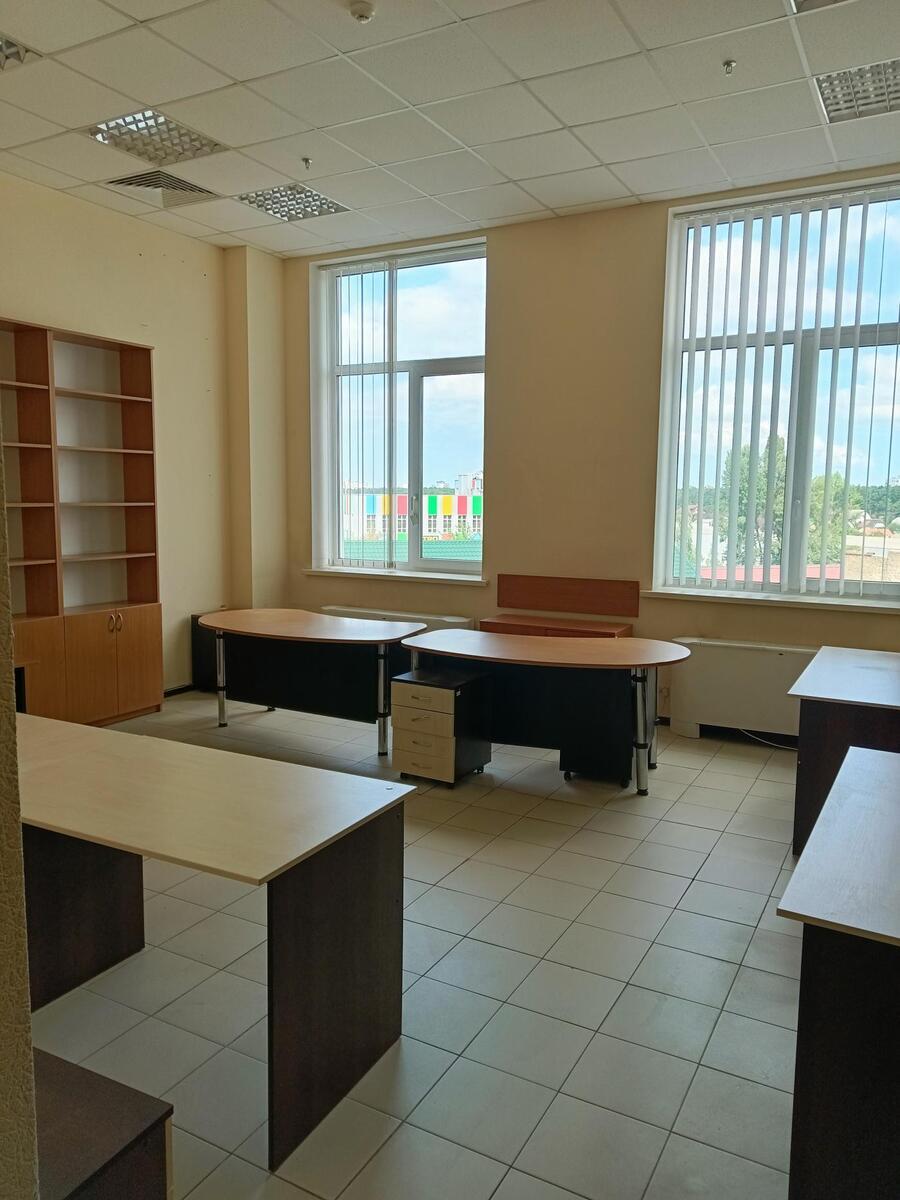 Продаж офісу 1170 м², Харківське шосе