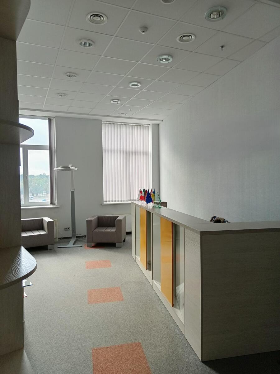 Продаж офісу 1170 м², Харківське шосе