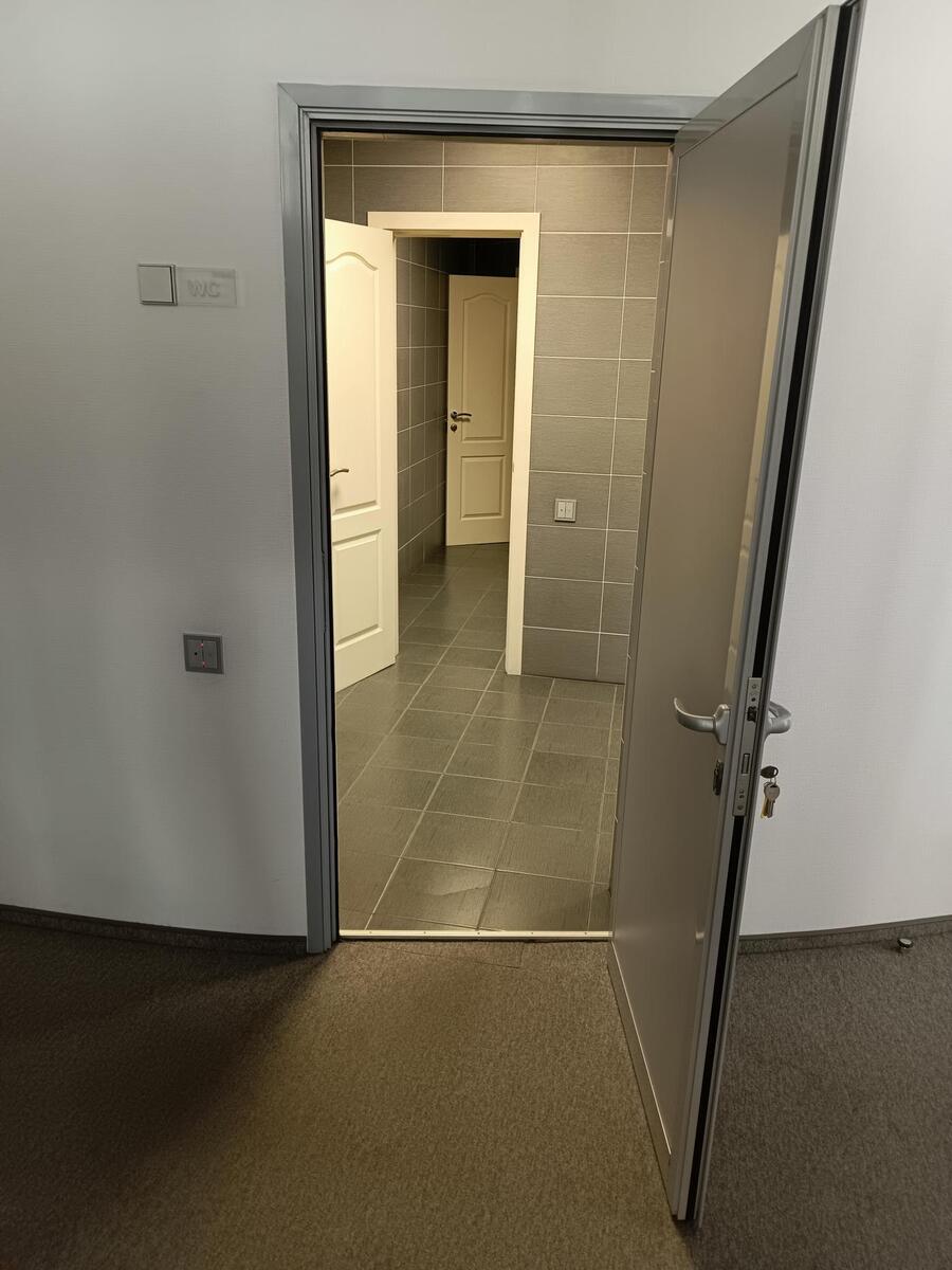 Продаж офісу 1170 м², Харківське шосе